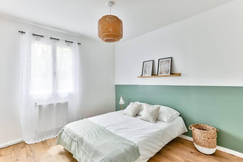 Villa Paris Nord: Tranquil Retreat with Private Parking and Garden Epinay-sur-Seine Exterior photo